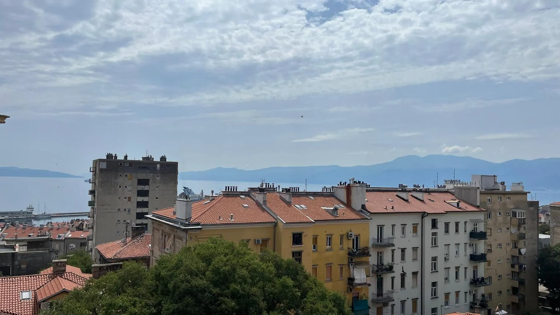 Jadabell 1 & 2 With Sea View Apartment Rijeka